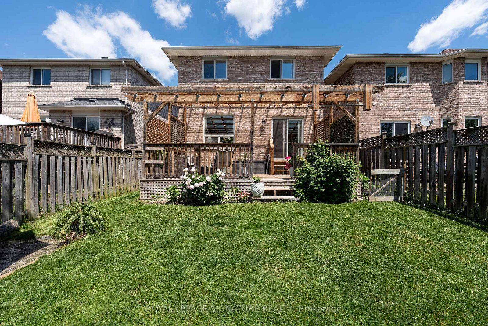 Property Photo:  116 Clearmeadow Boulevard  ON L3X 2M5 
