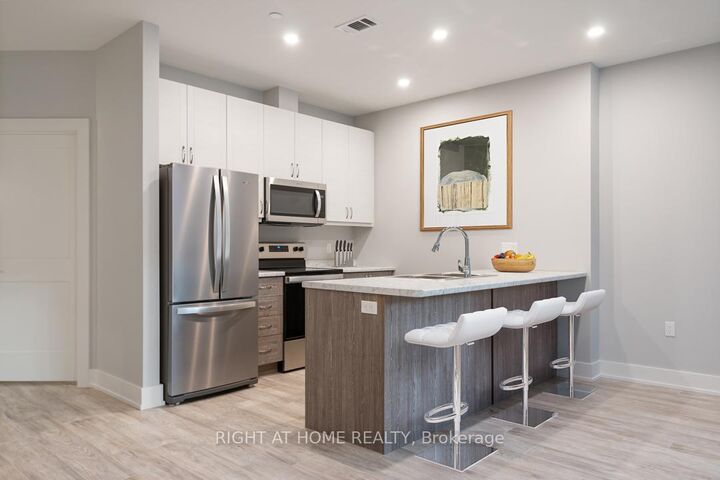 Property Photo:  18 Campus Trail 107  ON P1H 1C6 