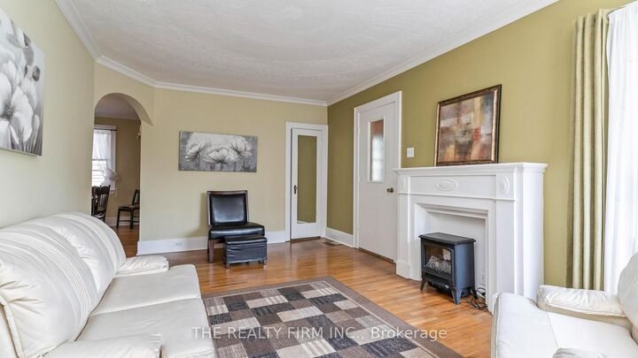Property Photo:  123 Elliott Street  ON N5Y 2E8 