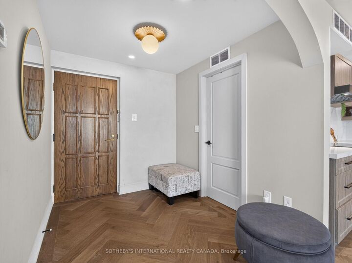 Property Photo:  65 Harbour Square 3503  ON M5J 2L4 