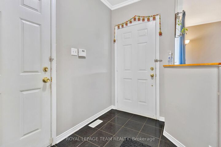 Property Photo:  36 Saffron Court  ON K2J 4R7 