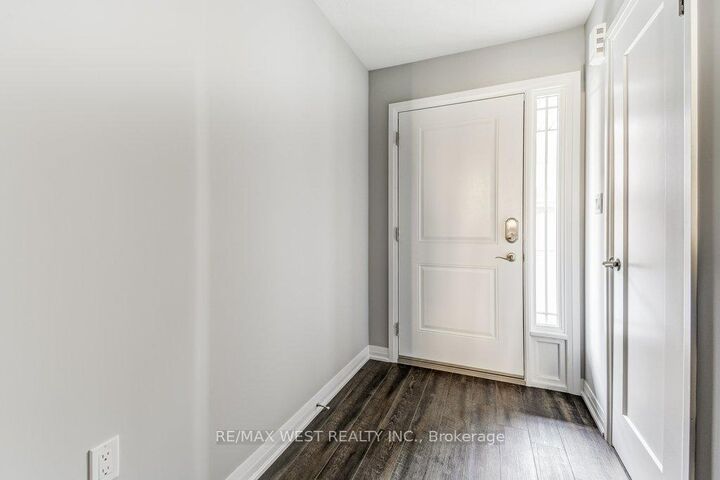 Property Photo:  4 Glade Lane  ON L0R 1P0 