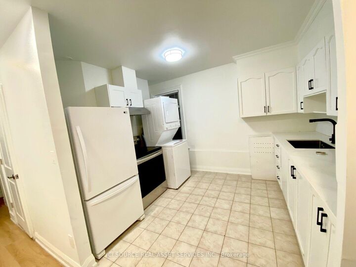 Property Photo:  146 Brunswick Avenue 2  ON M5S 2M2 