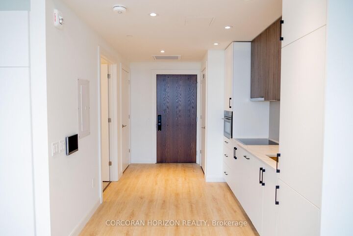 Property Photo:  741 King Street W 1810  ON N2G 1E9 