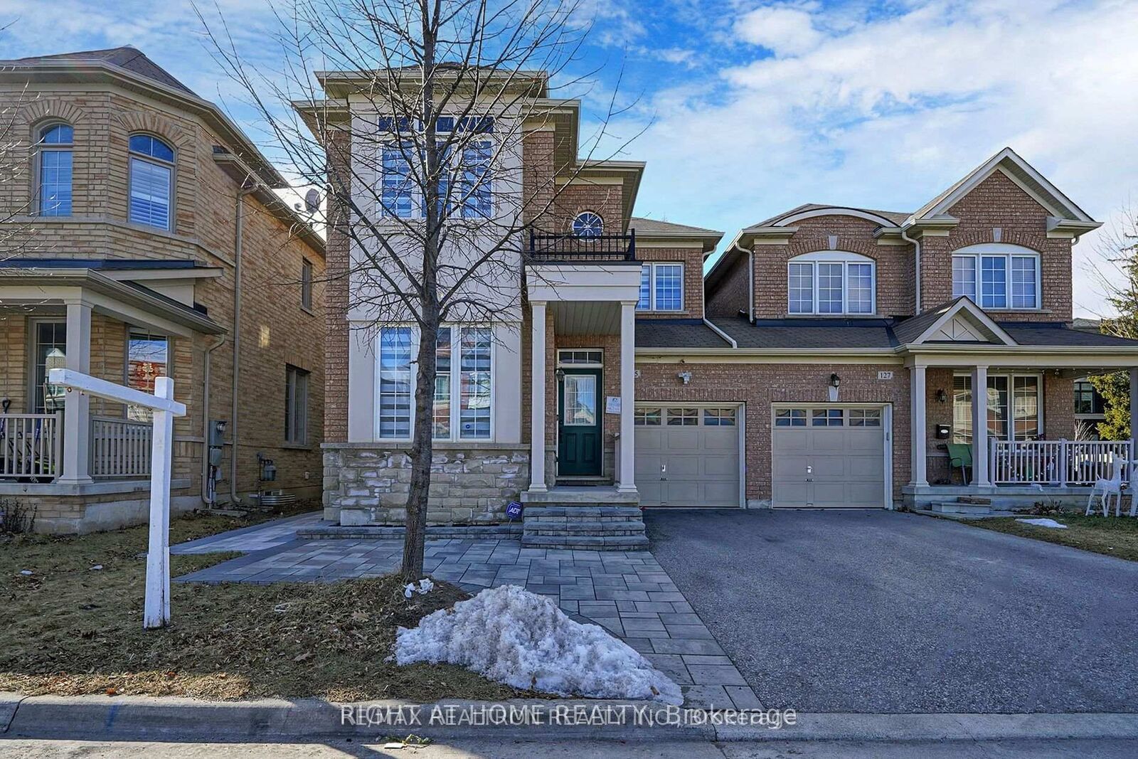 Property Photo:  125 Maria Road  ON L6E 0M1 