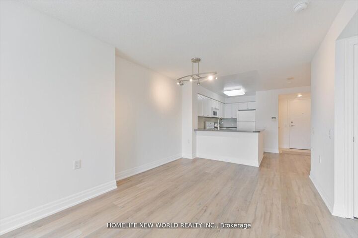 Property Photo:  21 Hillcrest Avenue 607  ON M2N 7K2 