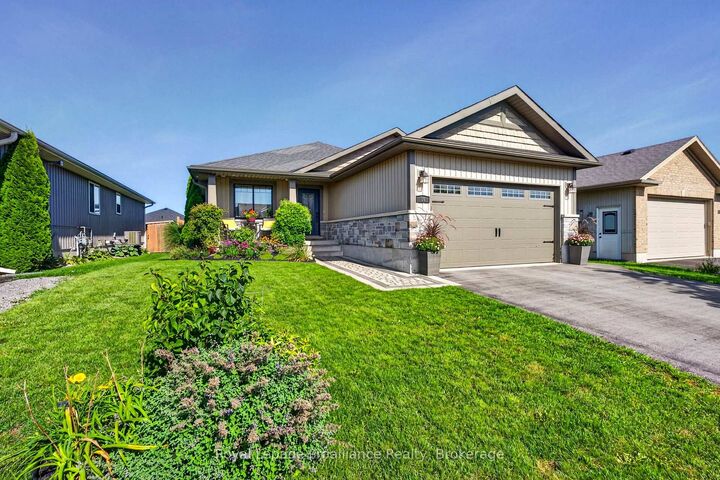 Property Photo:  16 Butternut Court  ON K8P 0C5 