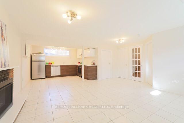 Property Photo:  45 Landfair Crescent Lower  ON M1J 3A6 
