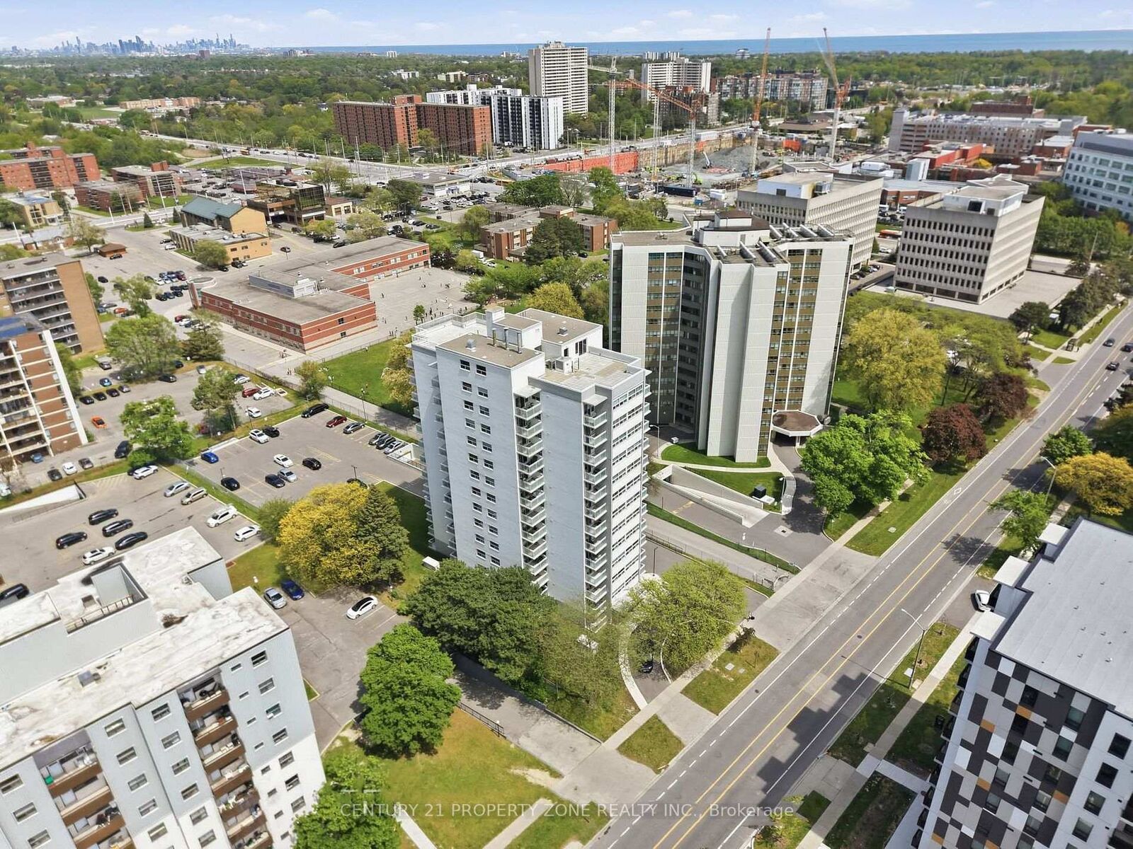 Property Photo: 2345 Confederation Parkway 1103 ON L5B 2H3