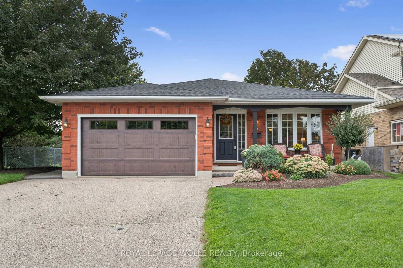 Property Photo:  3 Peregrine Crescent  ON N3B 3J2 