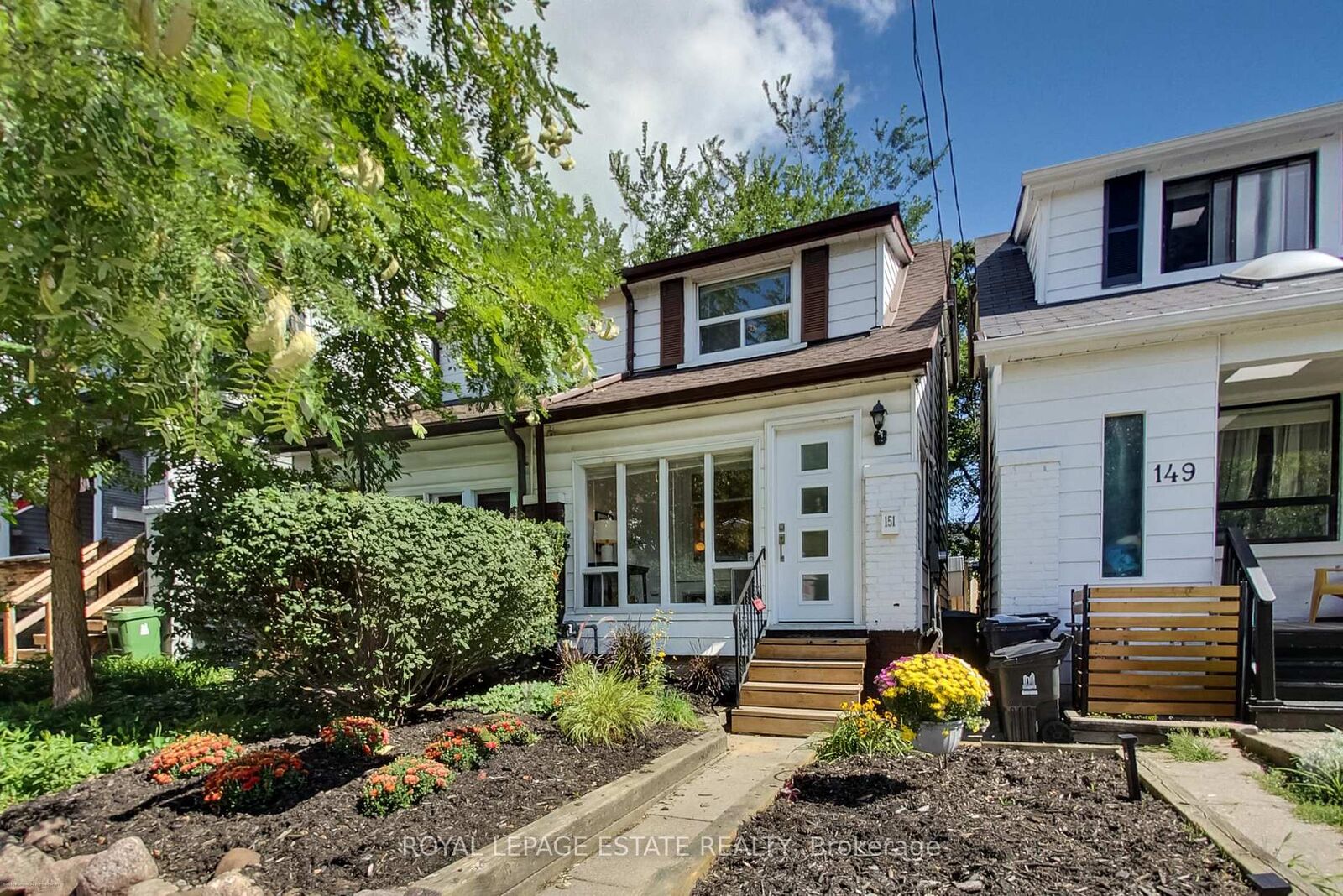 Property Photo:  151 Drayton Avenue  ON M4C 3M1 