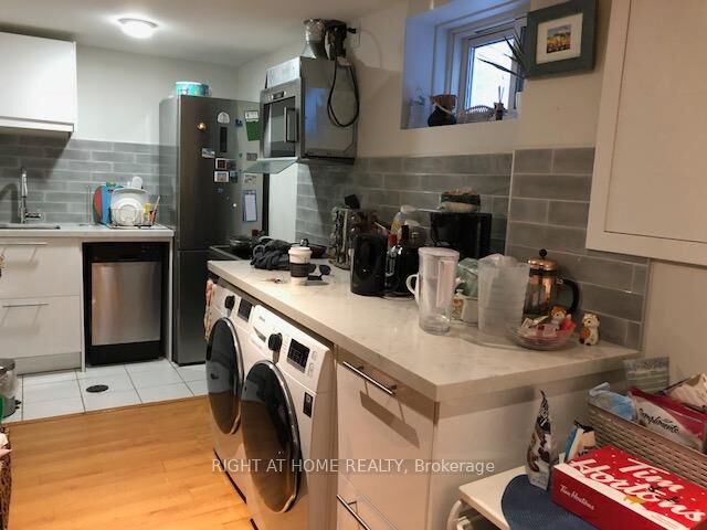 Property Photo:  