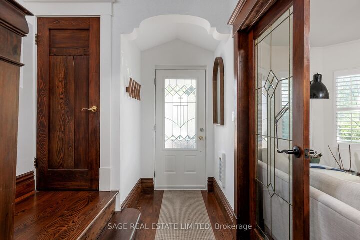 Property Photo:  32 Roblocke Avenue Main  ON M6G 3R7 