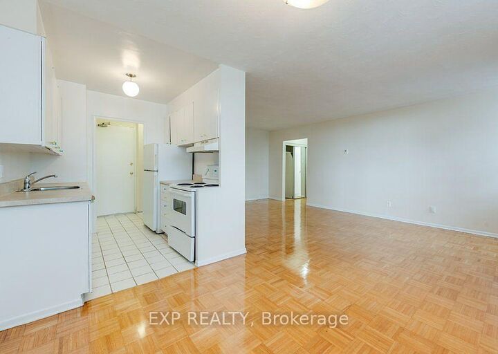 Property Photo:  10 Huntley Street 1006  ON M4Y 2K7 
