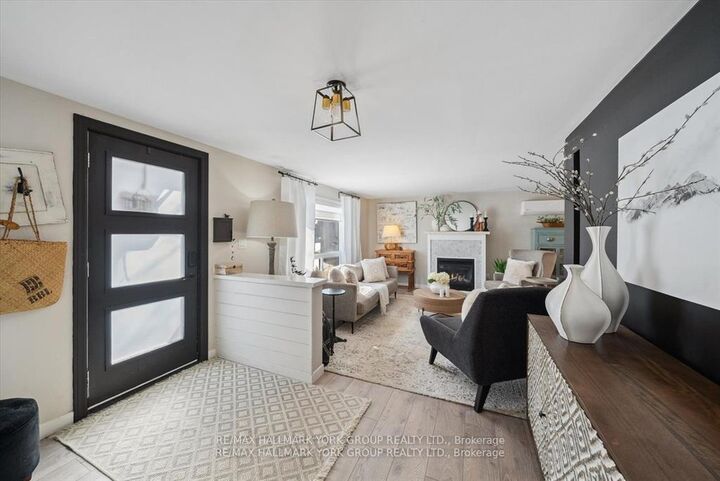 Property Photo:  18 Cherrywood Lane  ON L9S 1M6 