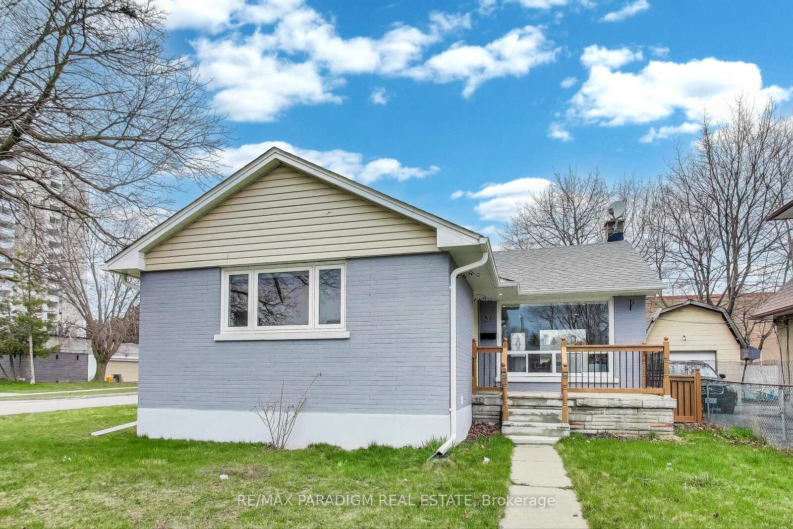 Property Photo:  36 Rideout Street Upper  ON L1S 1P8 