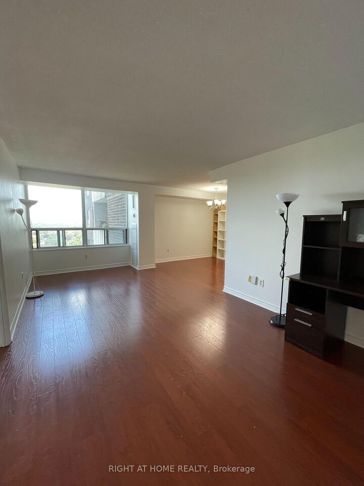Property Photo:  5 Old Sheppard Avenue  ON M2J 4K3 