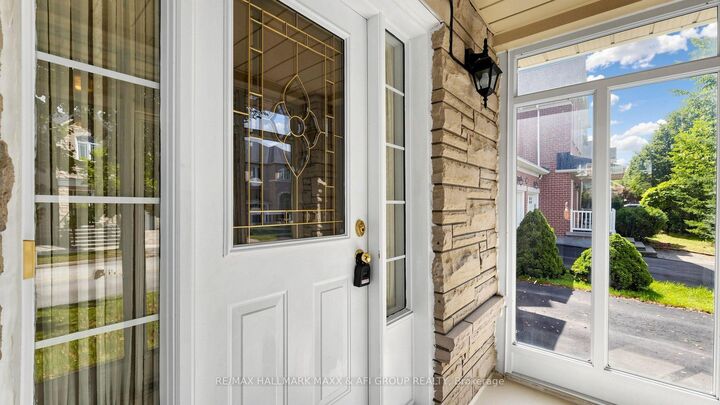 Property Photo:  33 Amethyst Drive  ON L4S 2J8 