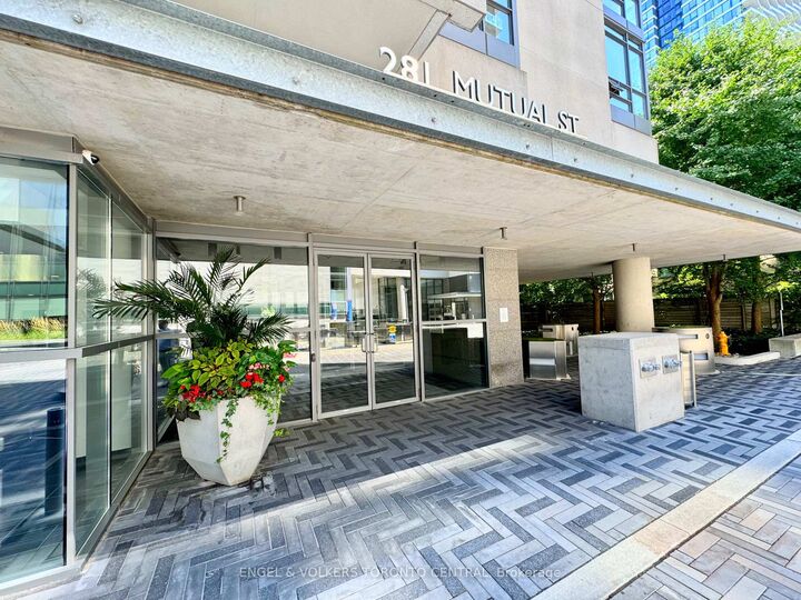 Property Photo:  281 Mutual Street 306  ON M4Y 3C4 