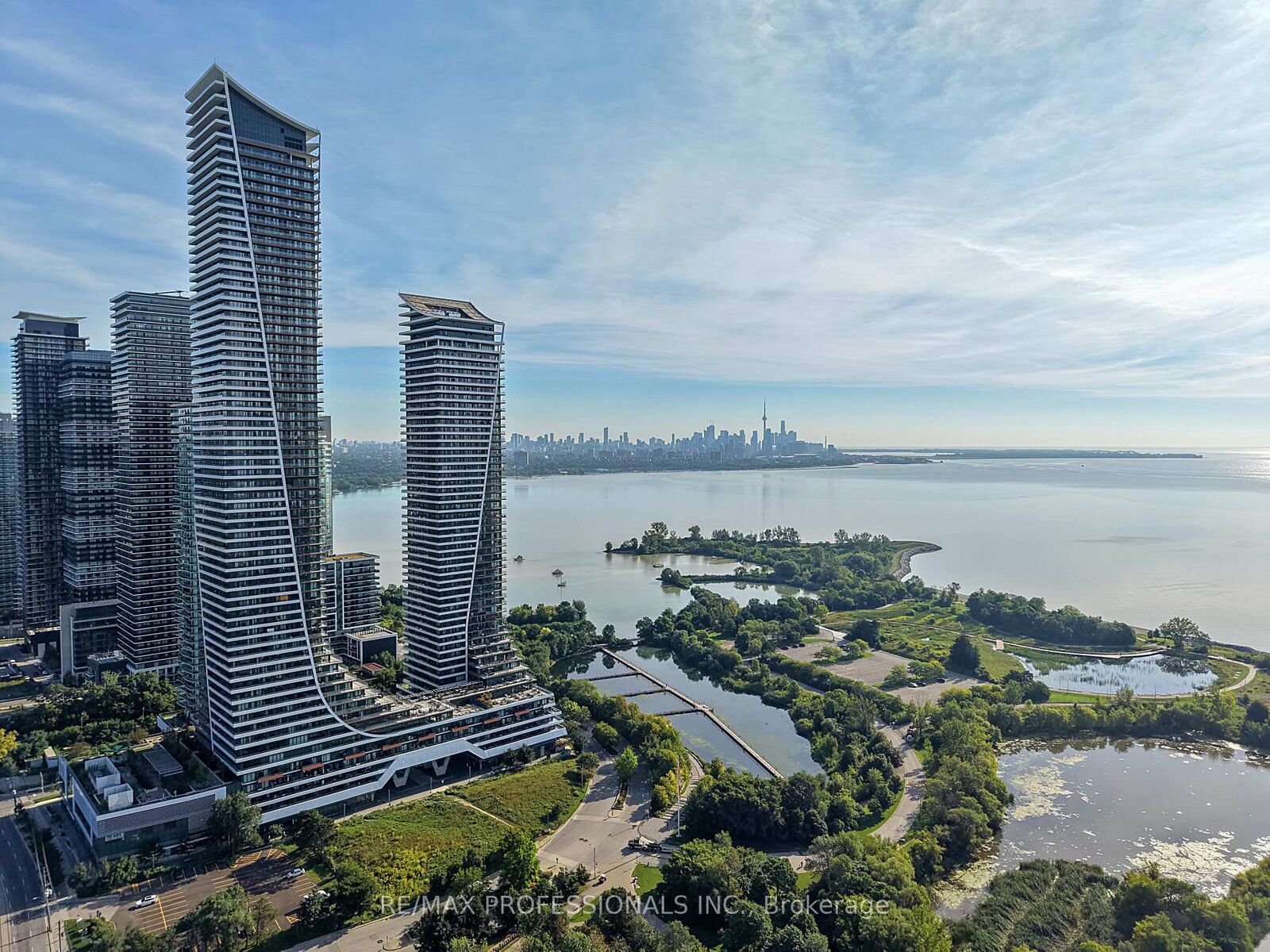 Property Photo:  30 Shore Breeze Drive 2418  ON M8V 0J1 