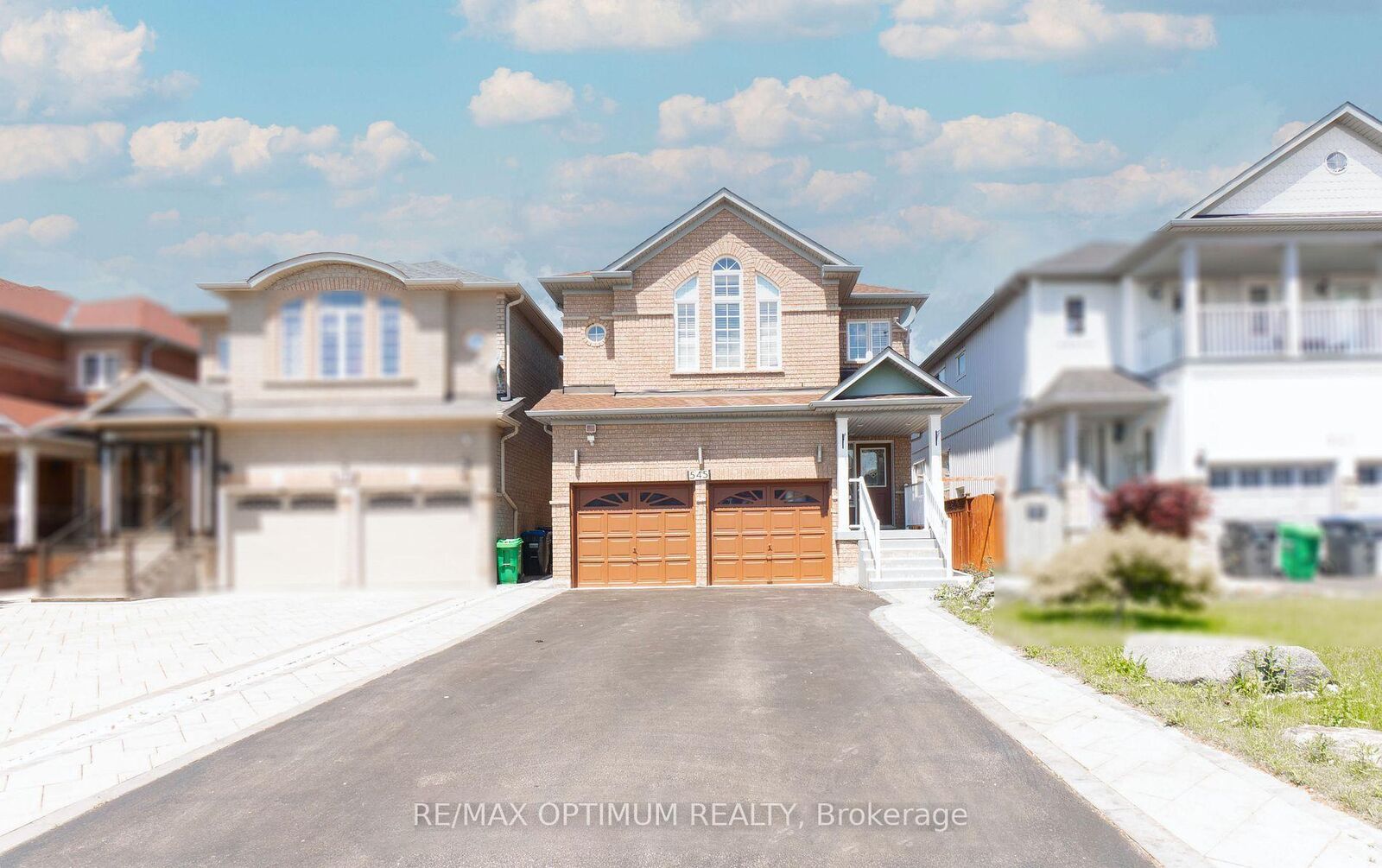 Property Photo:  545 Warhol Way  ON L5W 1M2 