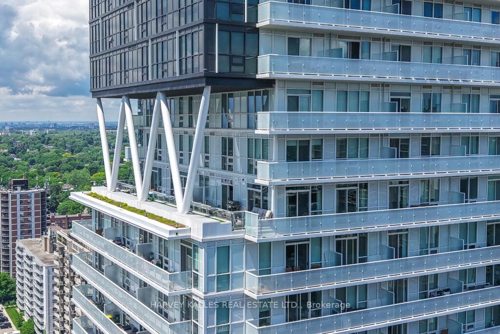 Property Photo:  101 Erskine Avenue 2407  ON M4P 0C5 