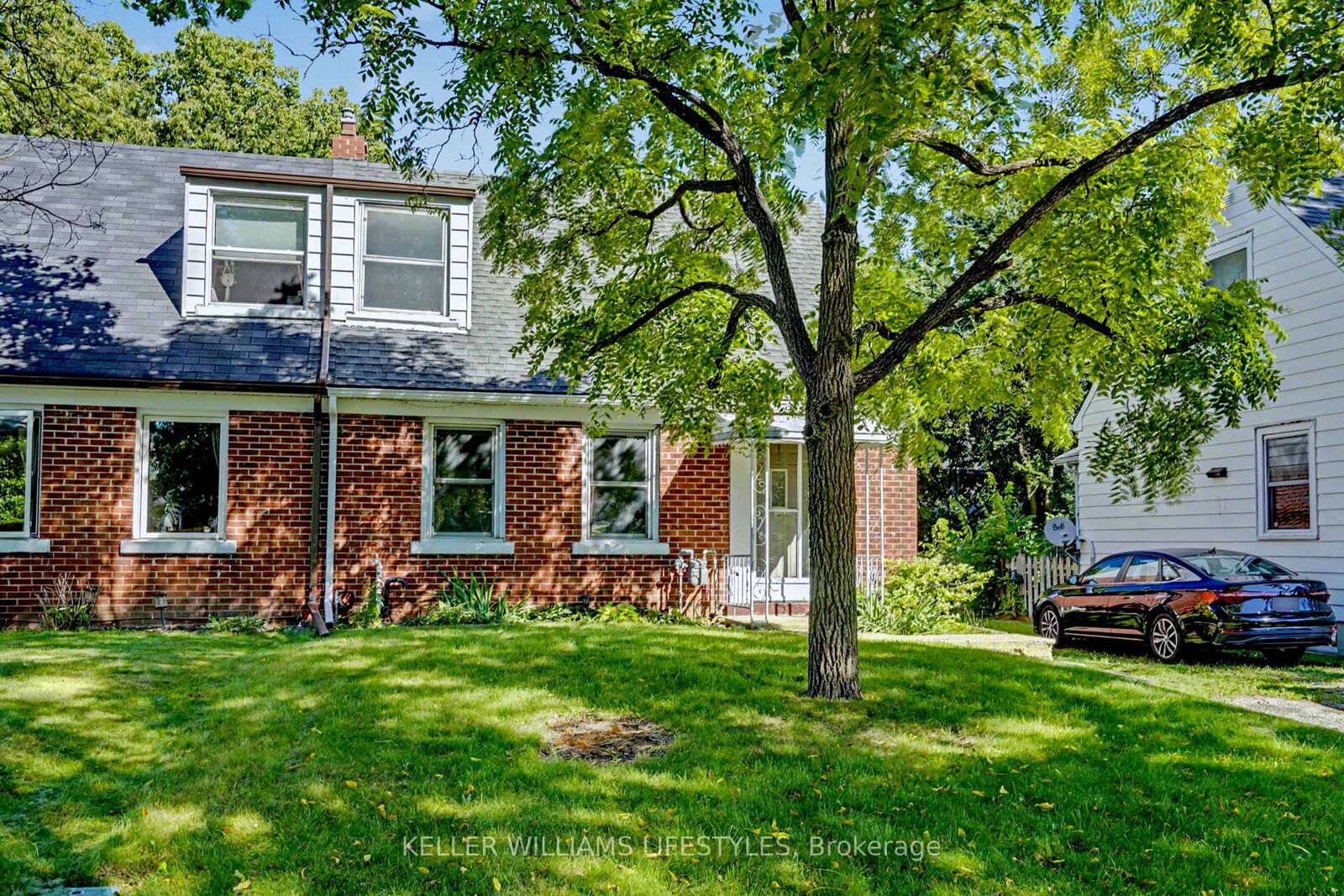 Property Photo:  68 Apeldoorn Crescent  ON N5Y 2B8 