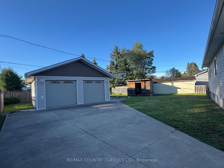 Property Photo:  89 Sprucedale Street  ON K0L 1M0 
