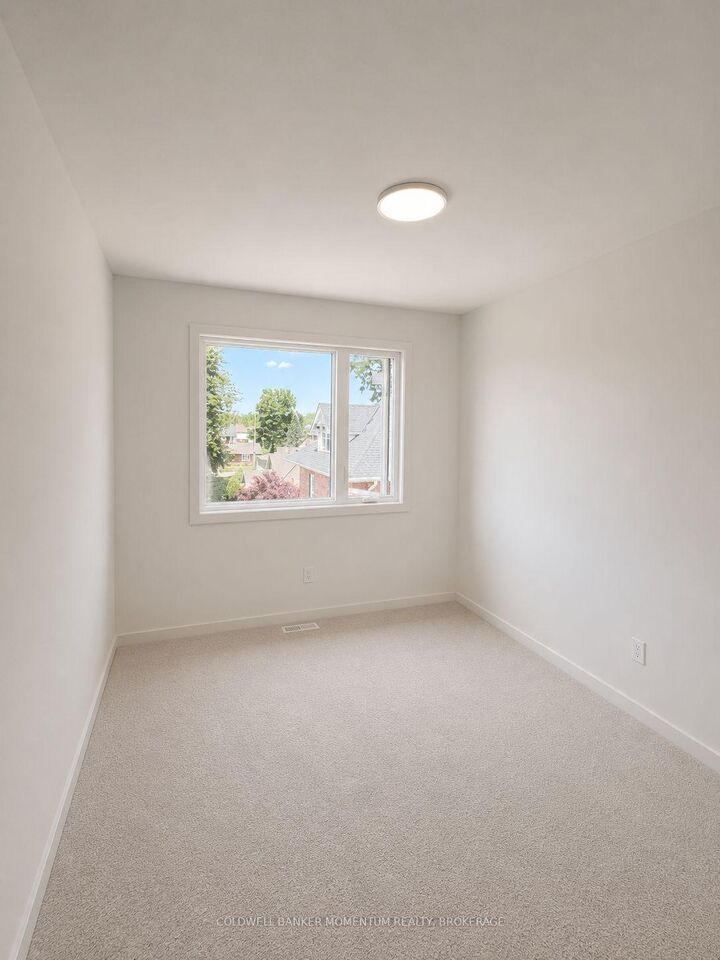 Property Photo:  74 Dorothy Street 1  ON L3B 3V9 