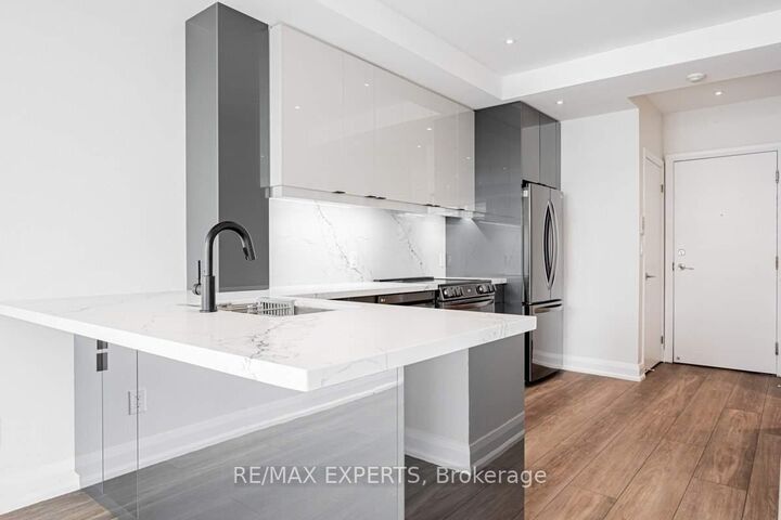 Property Photo:  18 Beverley Street 516B  ON M5T 3L2 