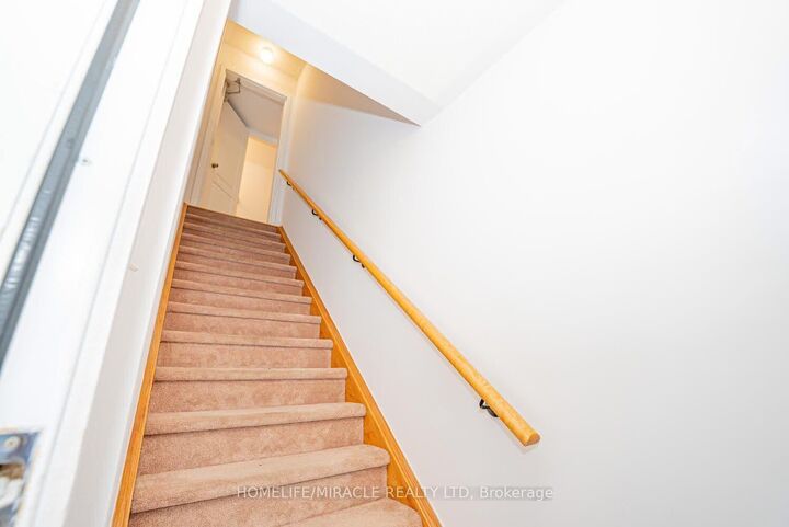 Property Photo:  2476 Post Road 3  ON L6H 0K1 
