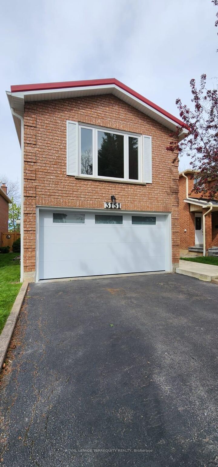 Property Photo:  3151 Bracknell Crescent  ON L5N 4W5 