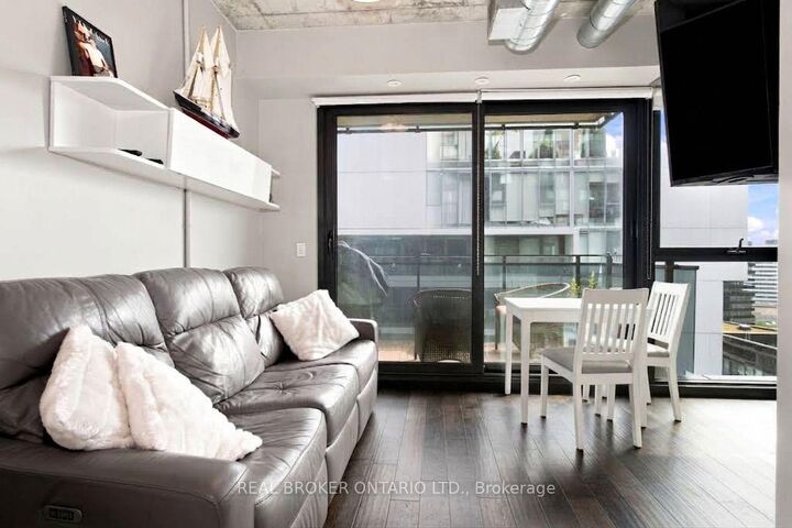 Property Photo:  51 Trolley Crescent 1206  ON M5A 0E9 
