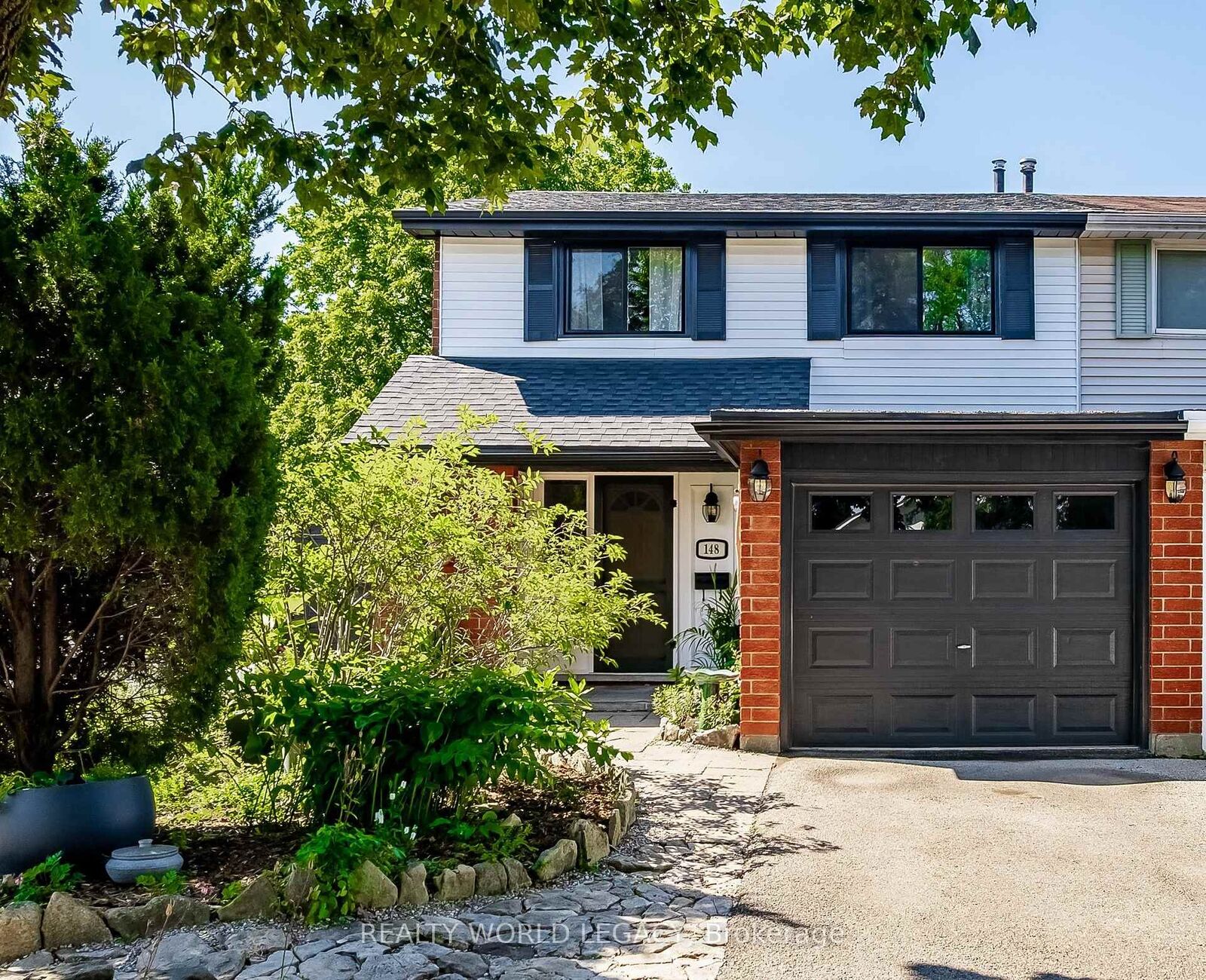 Property Photo: 148 St Andrews Drive ON L8K 6C3