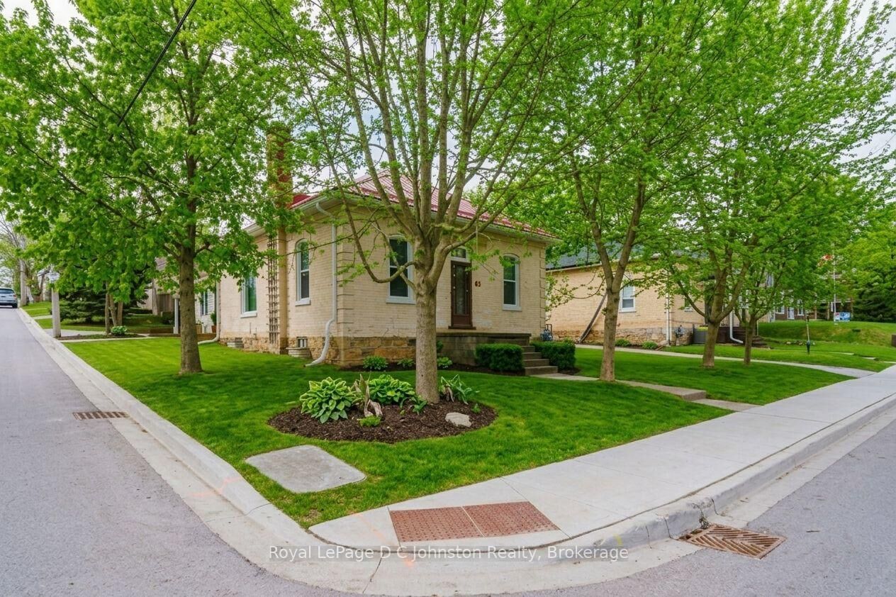 Property Photo:  83 3rd Street SW  ON N0G 1L0 