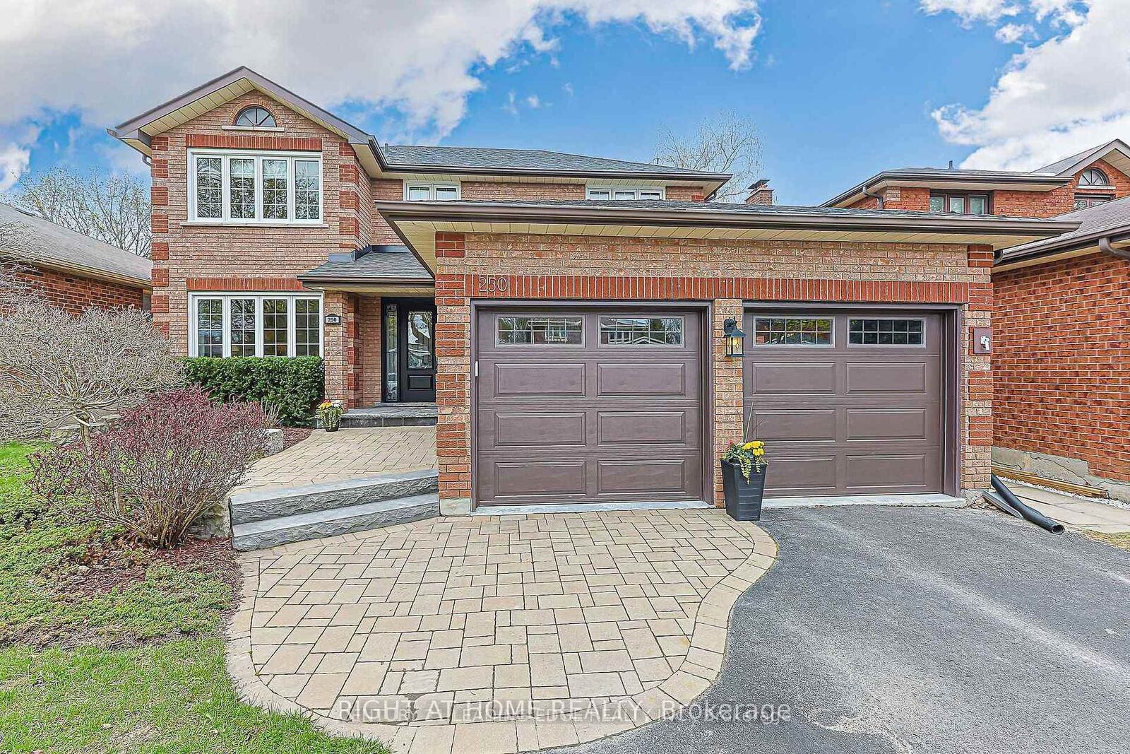Property Photo: 250 Hemlock Drive ON L4A 5A5