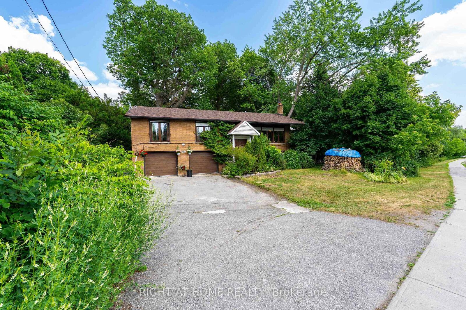 Property Photo: 1101 Brimley Road Upper ON M1P 3E8