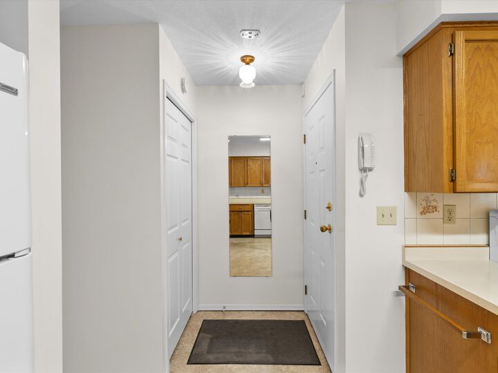 Property Photo:  32718 Garibaldi Drive 2  BC V2T 5T6 