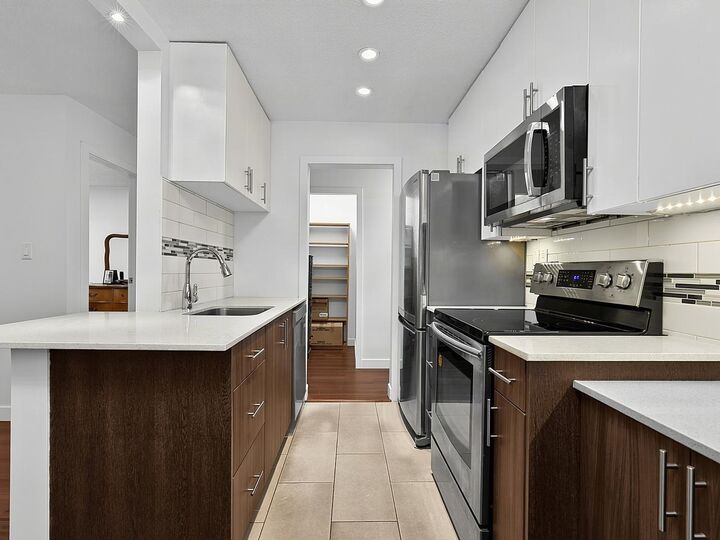 Property Photo:  750 E 7th Avenue 101  BC V5T 4H5 