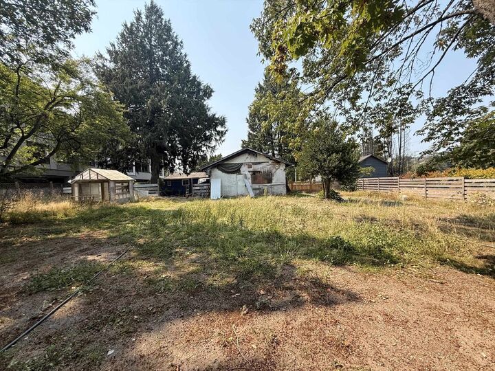Property Photo: 5686 Wharf Avenue BC V0N 3A0