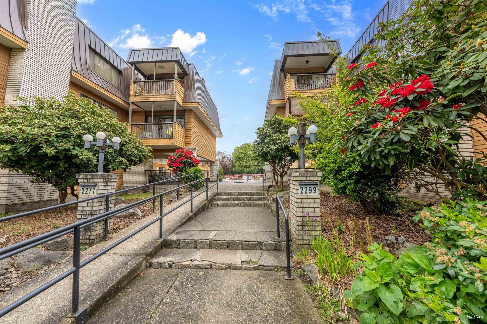 Property Photo:  2299 E 30th Avenue 204  BC V5N 5N1 