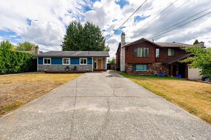 Property Photo:  26550 28B Avenue  BC V4W 3B2 
