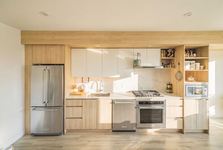 Property Photo: 38362 Buckley Avenue 710 BC V8B 0J8