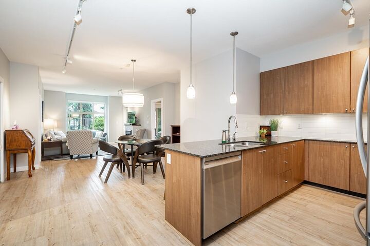 Photo de la propriété: 265 Ross Drive 106 BC V3L 0C8