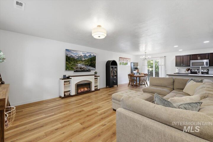 Property Photo:  838 E Sicily Ct  ID 83642 