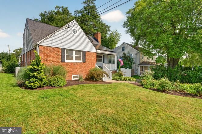 Property Photo:  4 Cedar Avenue  MD 20877 