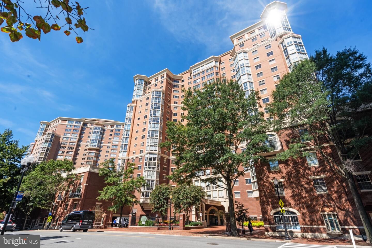 Property Photo: 2151 Jamieson Avenue 1405 VA 22314