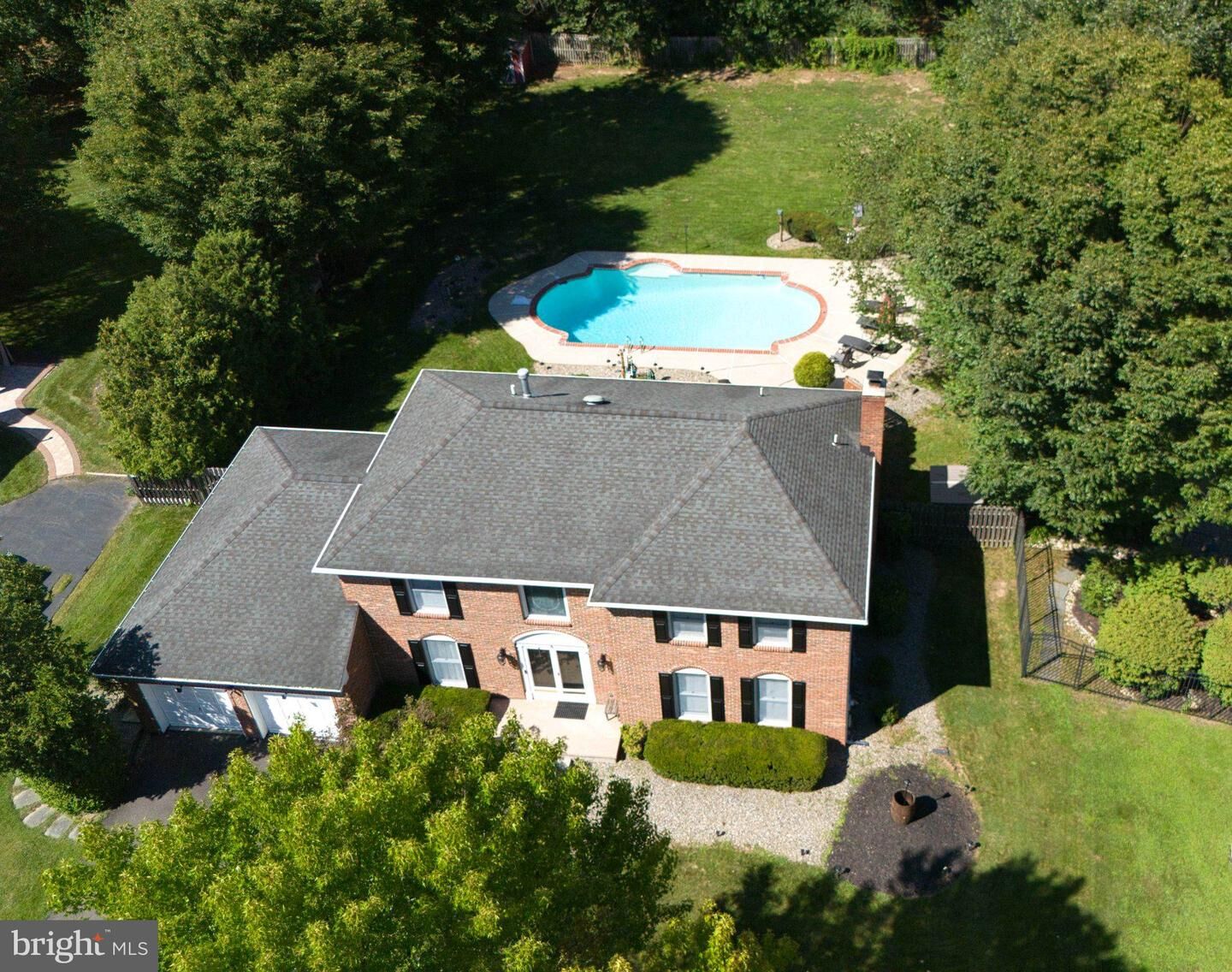 Property Photo:  4 Stanford Place  NJ 08550 