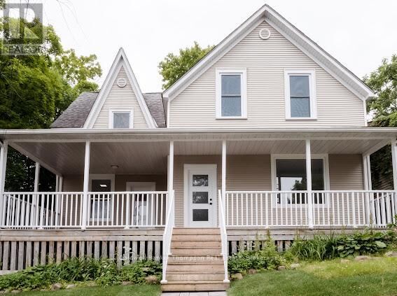 Property Photo: 5 Mary Street West 2 ON P1H 1W4