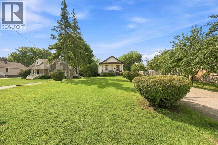 Property Photo: 873 Michigan Avenue ON N7V 1L7